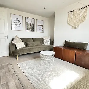  Apartment Central City Beach Pad